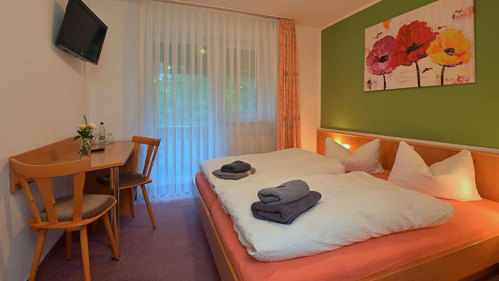Hotel-Pension Rennsteighutte Фрауэнвальд Экстерьер фото