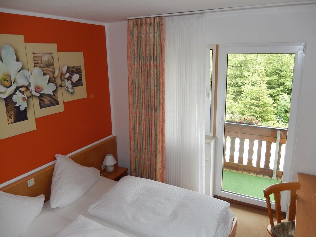 Hotel-Pension Rennsteighutte Фрауэнвальд Экстерьер фото
