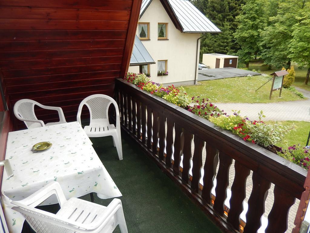 Hotel-Pension Rennsteighutte Фрауэнвальд Экстерьер фото